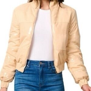NWT Beige PufferJacket
Multiple Sizes Available!